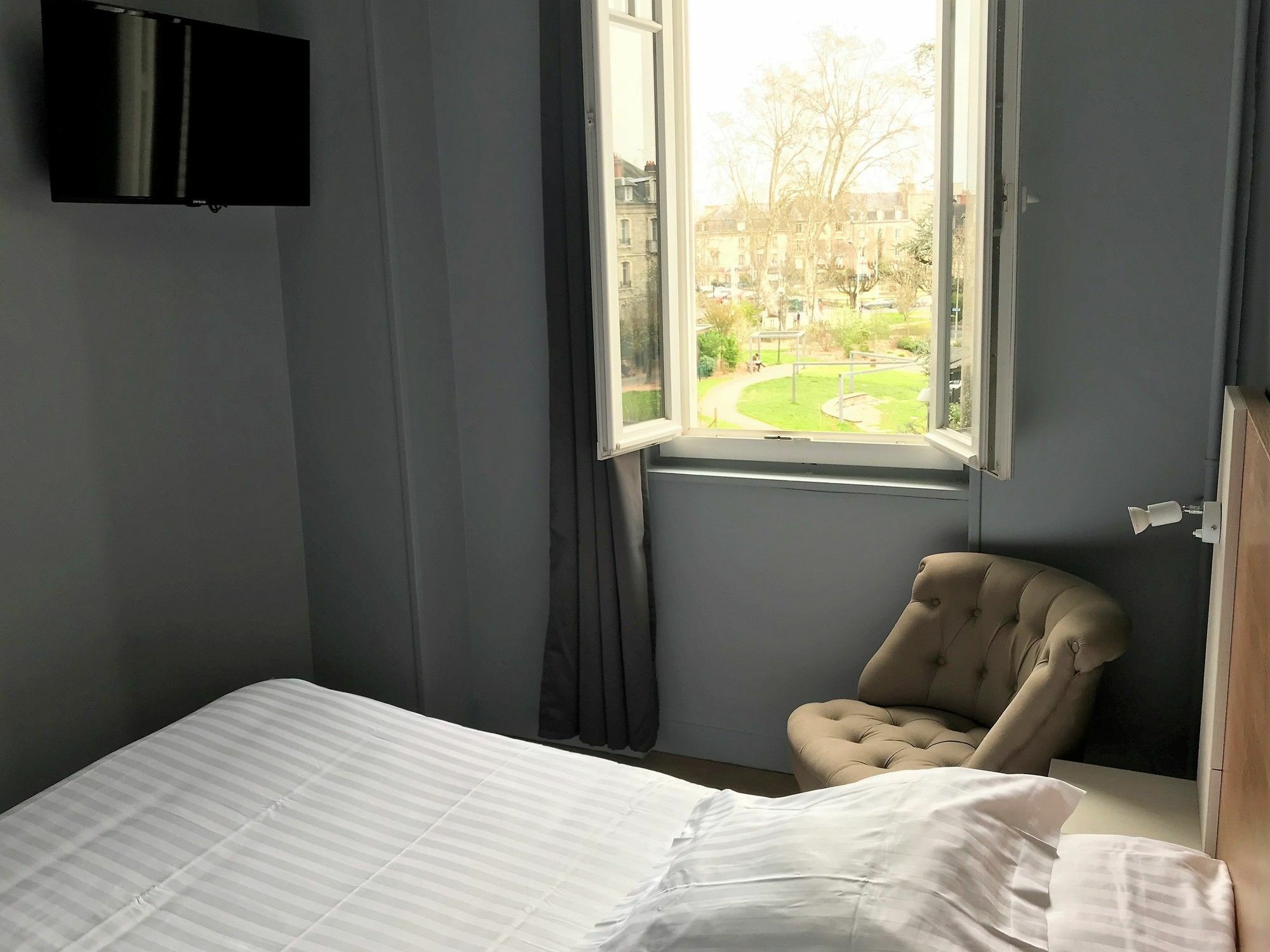 Citotel Hotel Le Chapon Fin Бриве-ла-Гаилларде Экстерьер фото